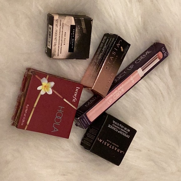 Make up bundle. (Benefit, Tarte, Anastasia and Fendy) - Picture 2 of 3